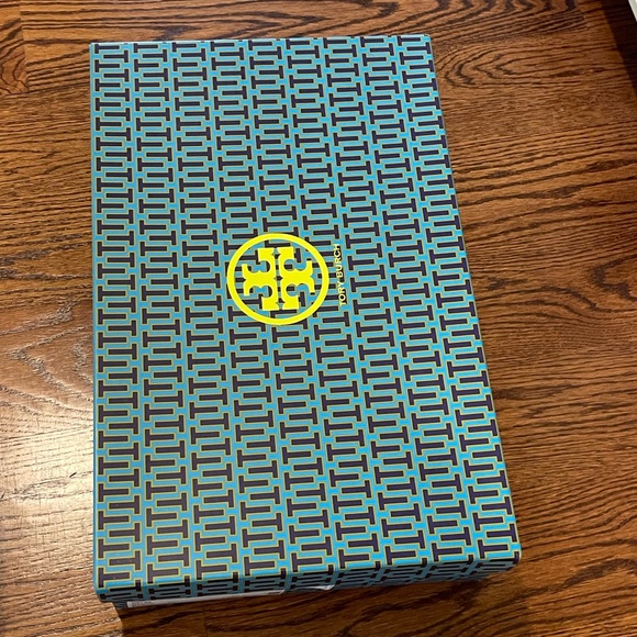 Tory Burch Caitlin Stretch Leather Boot in Black - Size 8.5 - Picture 9 of 9